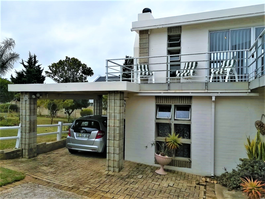 3 Bedroom Property for Sale in Wavecrest Eastern Cape